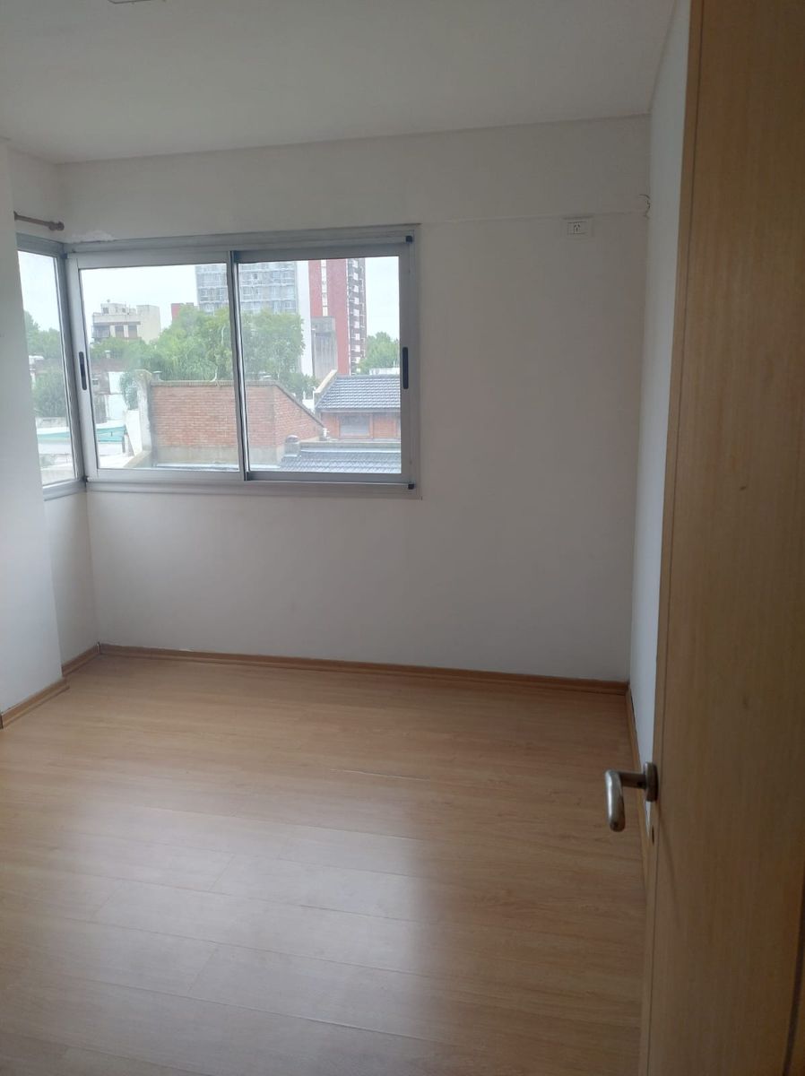 2 ambientes con balcon zona centro - 2