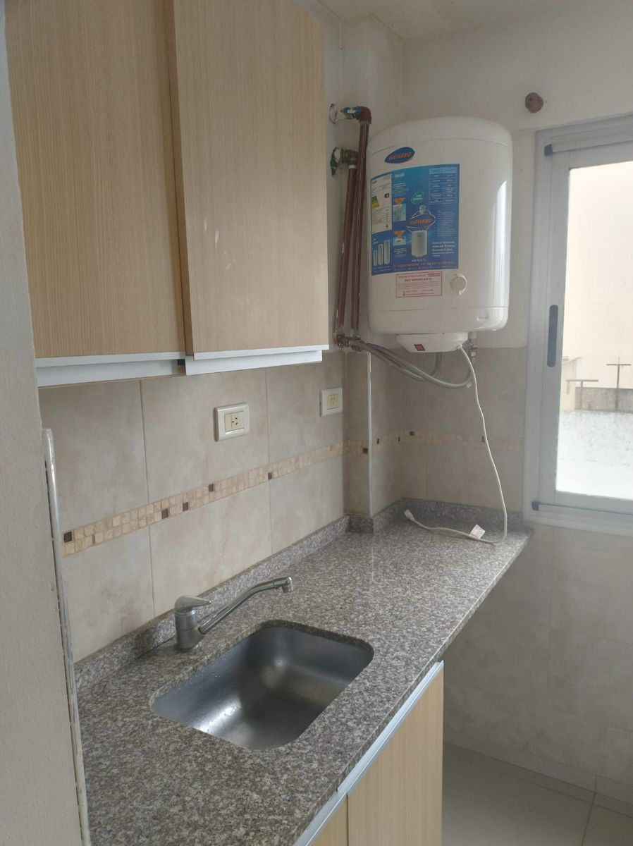 2 ambientes con balcon zona centro - 4