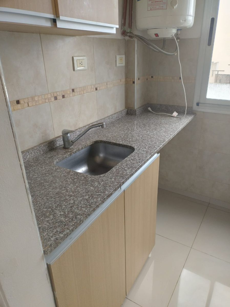 2 ambientes con balcon zona centro - 6