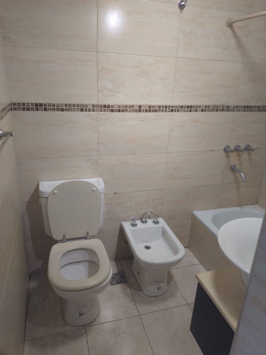 2 ambientes con balcon zona centro - 8