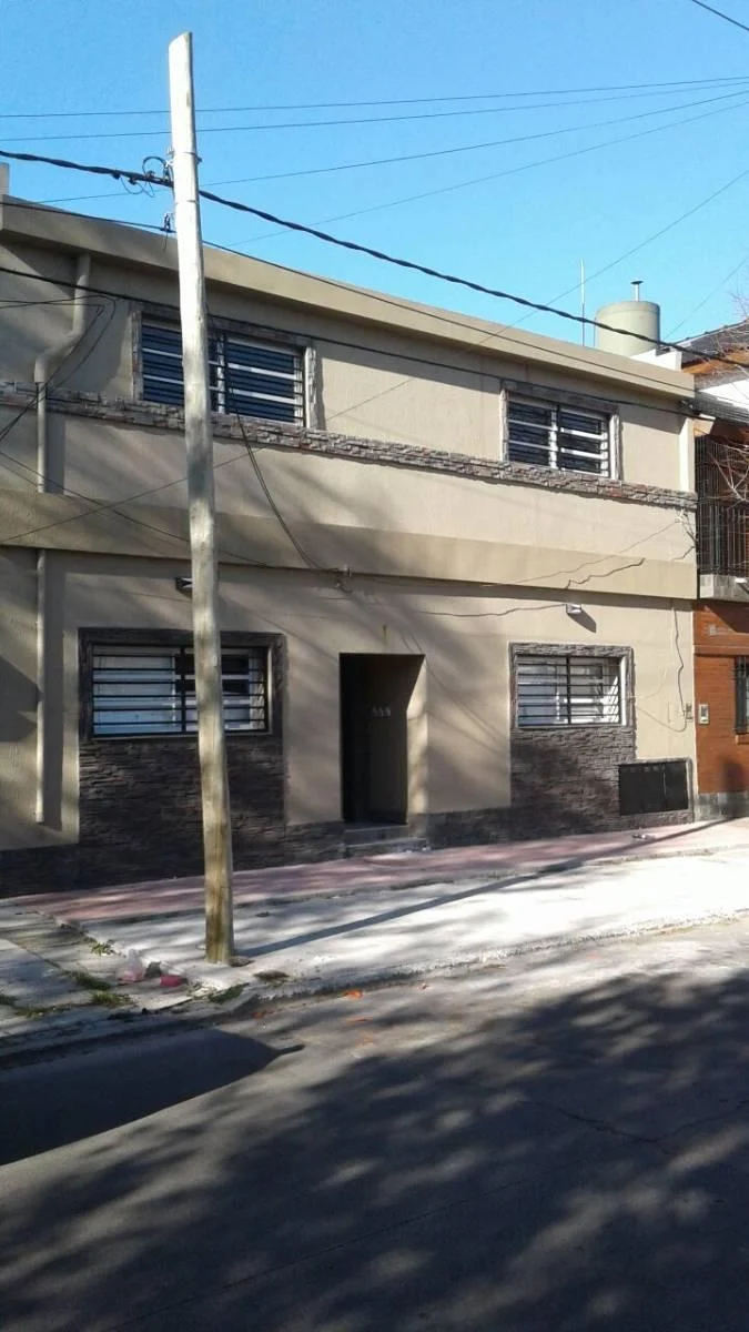 Duplex Al Frente 3 Ambientes 2 Plantas con Patio y Parrilla, Gba Oeste - Zonaprop - 1