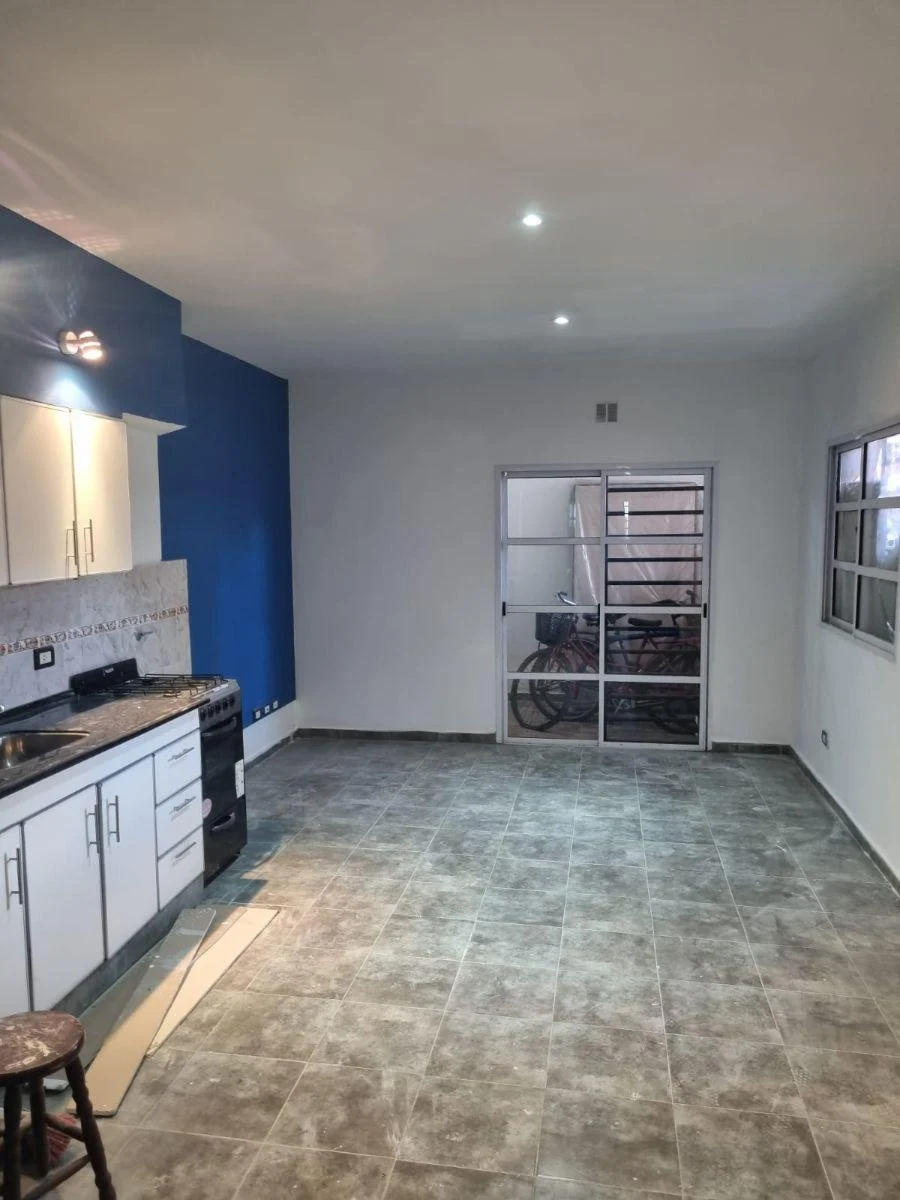 Duplex Al Frente 3 Ambientes 2 Plantas con Patio y Parrilla, Gba Oeste - Zonaprop - 5