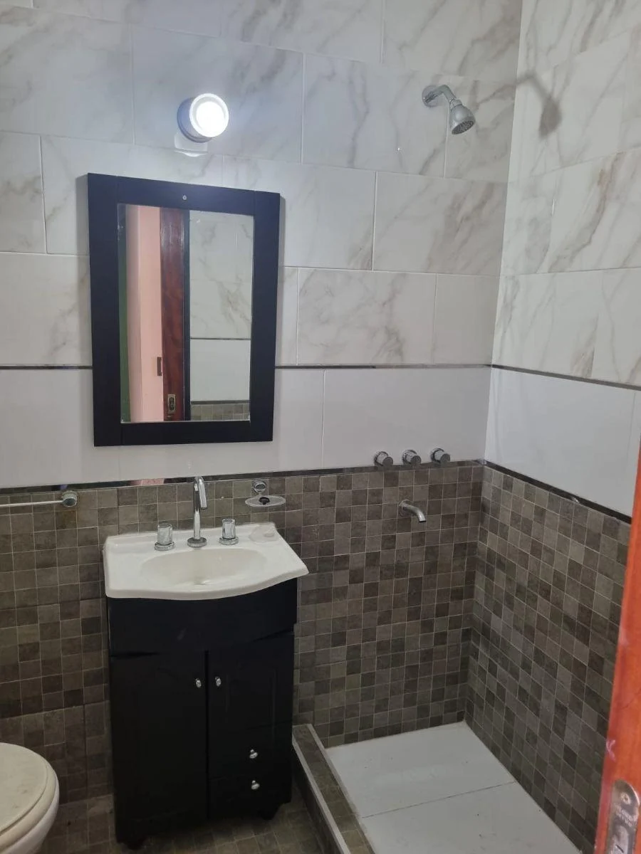 Duplex Al Frente 3 Ambientes 2 Plantas con Patio y Parrilla, Gba Oeste - Zonaprop - 6