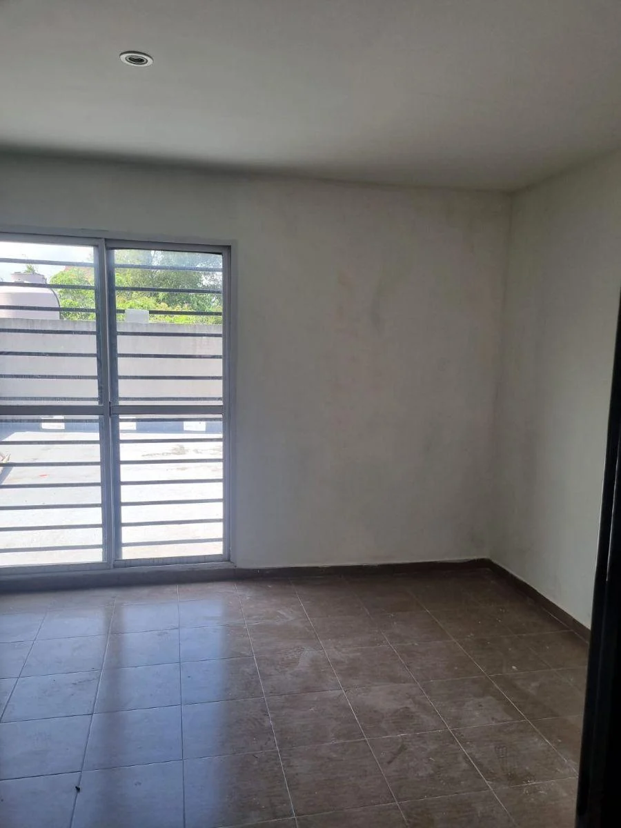 Duplex Al Frente 3 Ambientes 2 Plantas con Patio y Parrilla, Gba Oeste - Zonaprop - 9