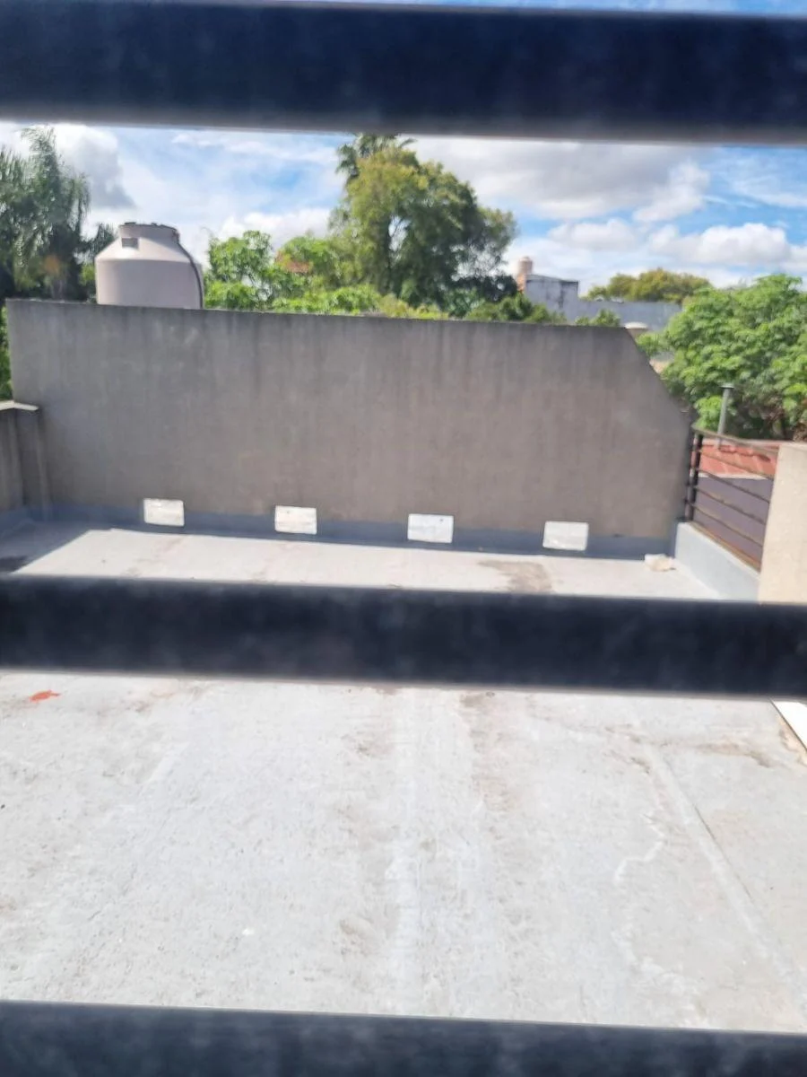 Duplex Al Frente 3 Ambientes 2 Plantas con Patio y Parrilla, Gba Oeste - Zonaprop - 11