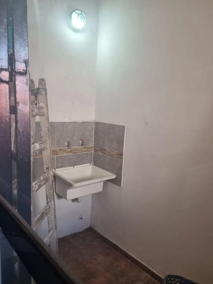 Duplex Al Frente 3 Ambientes 2 Plantas con Patio y Parrilla, Gba Oeste - Zonaprop - 19
