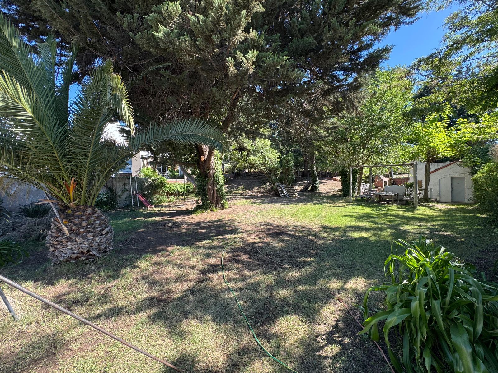 Hermoso Lote + casa chica - 2