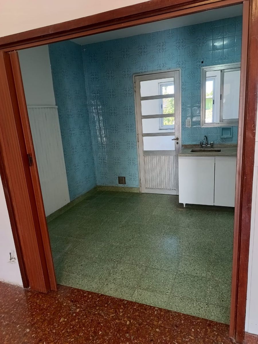 PH 3 AMB. CON COCHERA ,1 PISO X ESCALERA CON JARDIN VIRREYES. GANDOLFO AL 2800 — foto 9