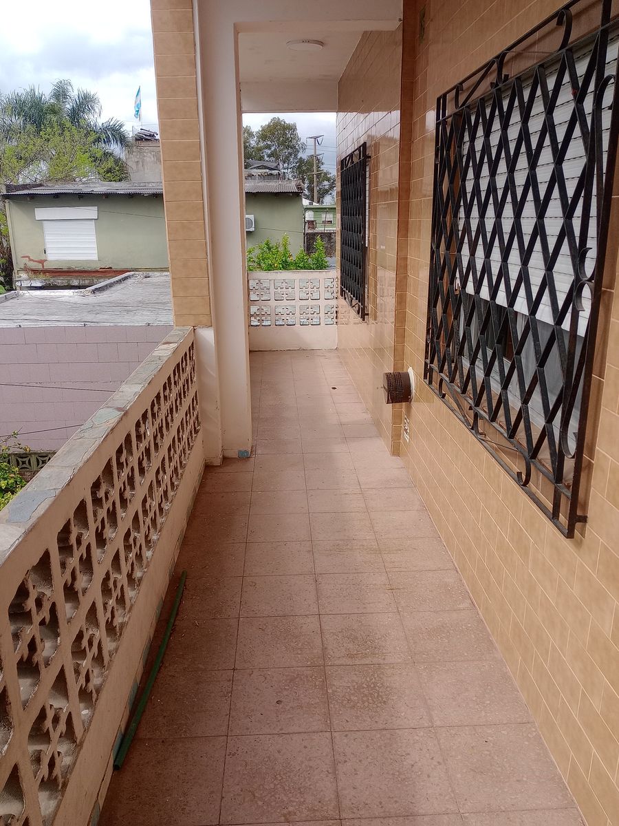 PH 3 AMB. CON COCHERA ,1 PISO X ESCALERA CON JARDIN VIRREYES. GANDOLFO AL 2800 - 17