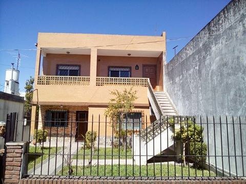 PH 3 AMB. CON COCHERA ,1 PISO X ESCALERA CON JARDIN VIRREYES. GANDOLFO AL 2800