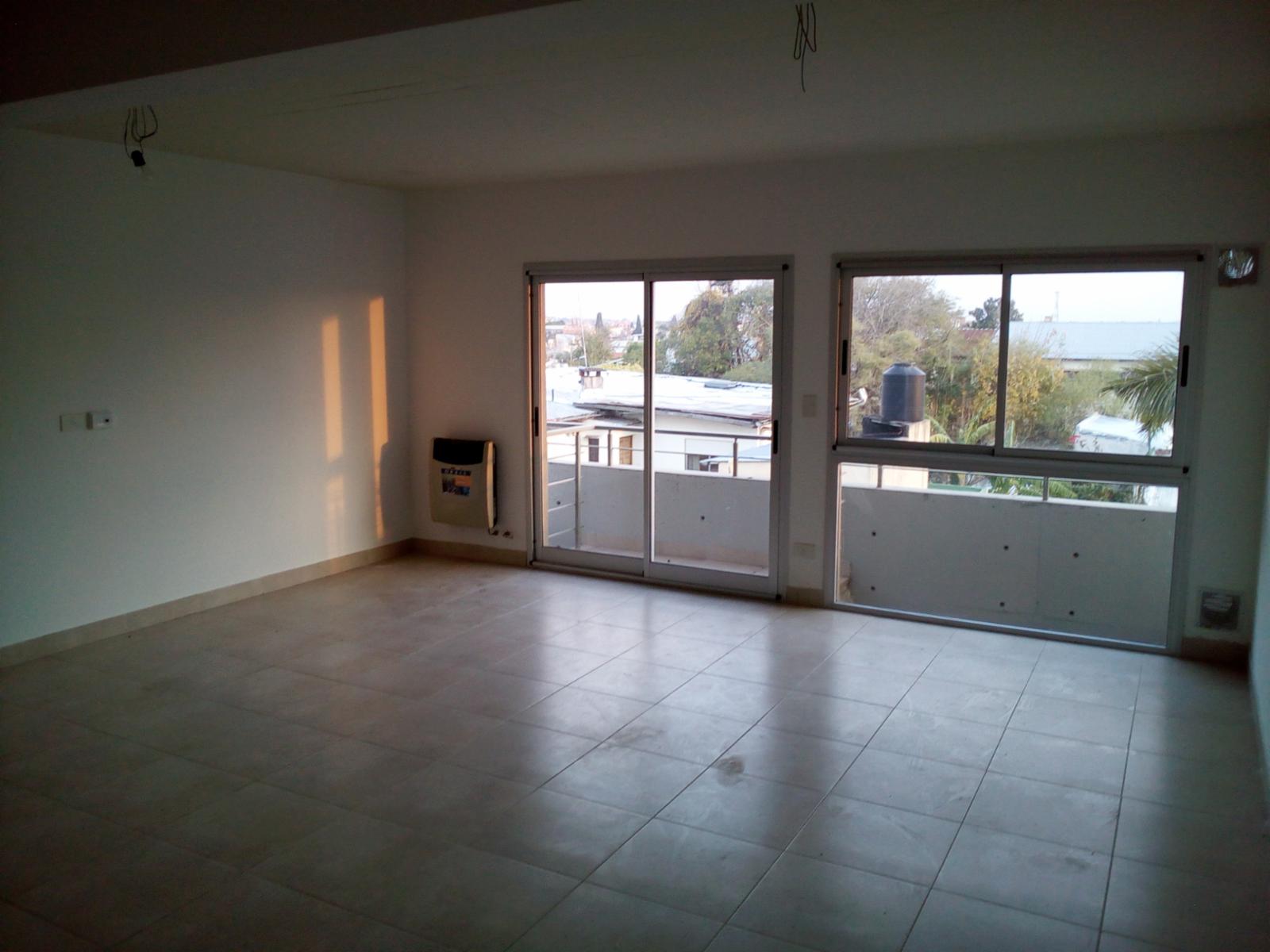 DEPTO 40 MTS AMPLIO DIVISIBLE CON BALCON SAN FERNANDO . BELGRANO 547 - 8