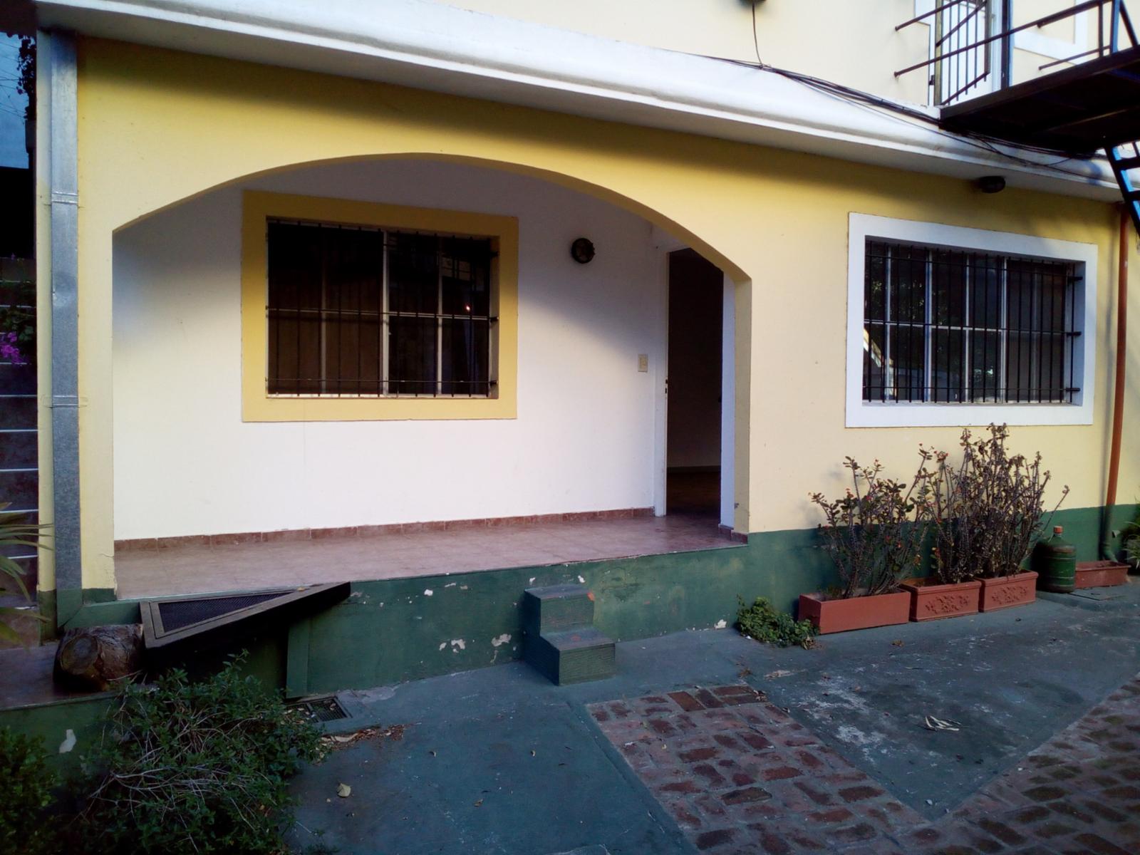 DEPARTAMENTO 3 AMB PLANTA BAJA CON PATIO , COCHERA. TIGRE MAIPU 313 COMPLEJO CON PISCINA
