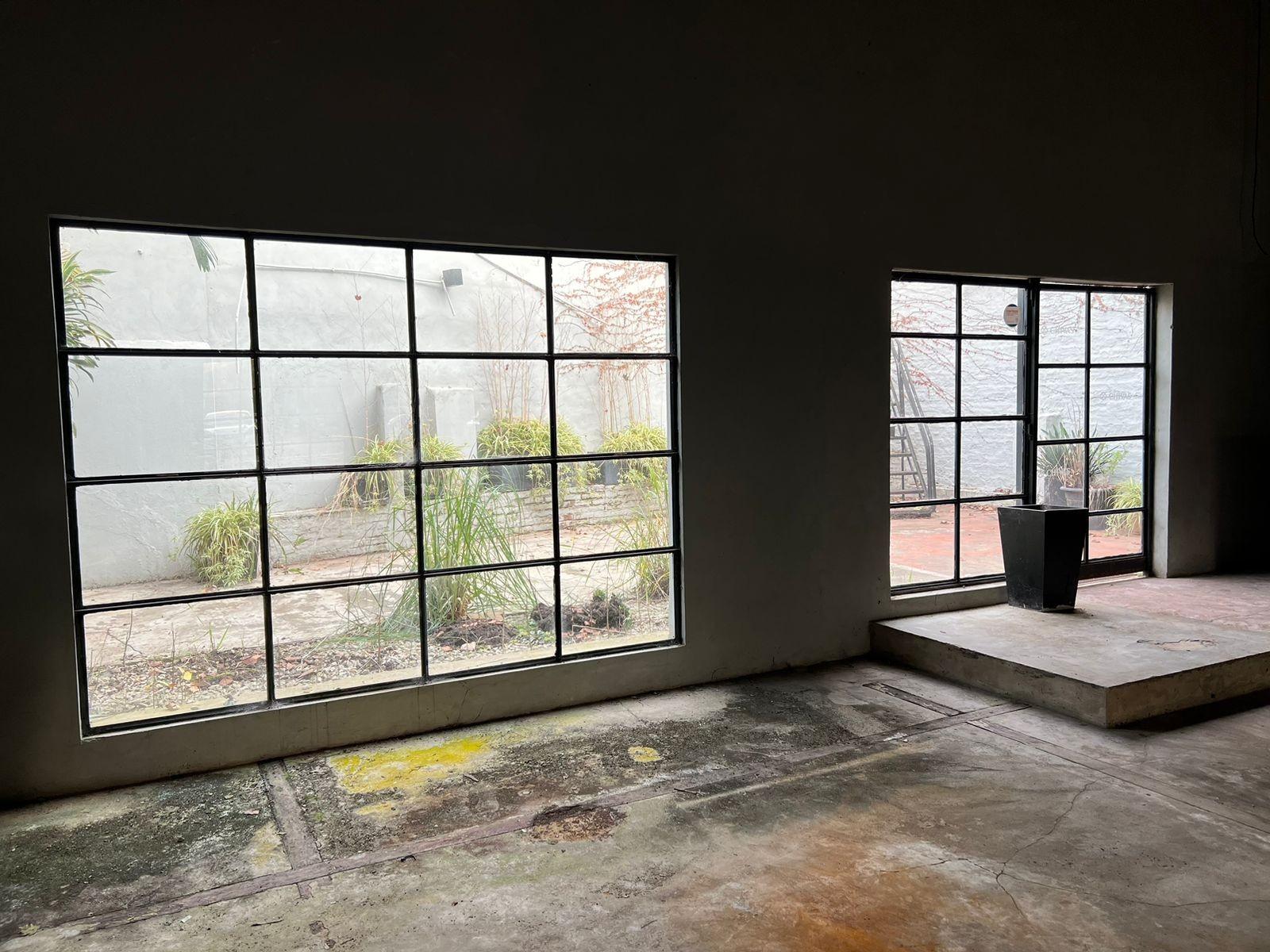 EXCELENTE LOCAL EN VENTA DE 433 MTS, EN EL BAJO DE SAN ISIDRO , CUB: 314 MTS, FRENTE: 15.60 X 31MTS — foto 2