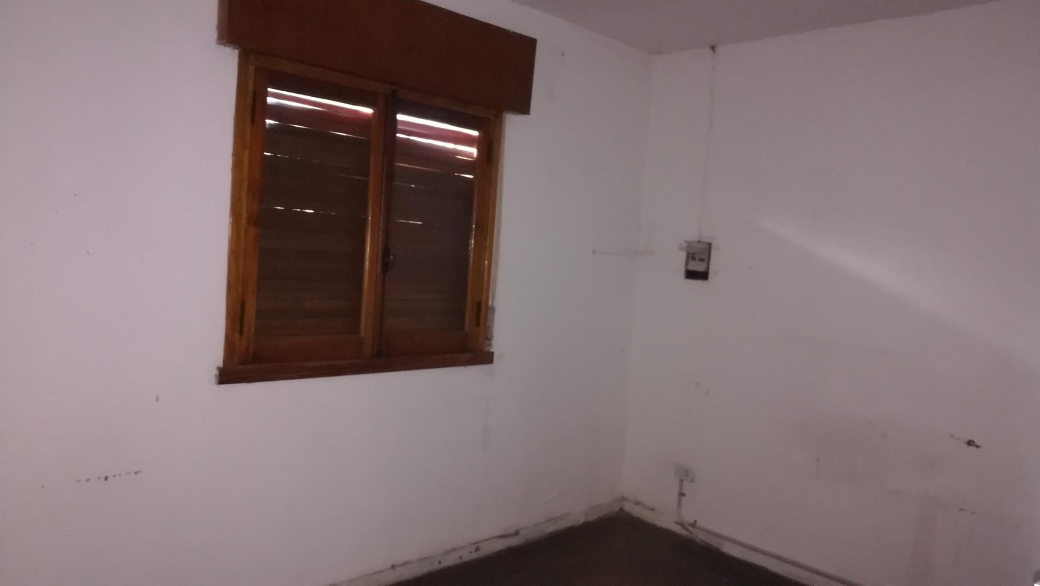 CASA ENESQUINA 3/4 AMB CON COCHERA LINIERS 1800 TIGRE - 10