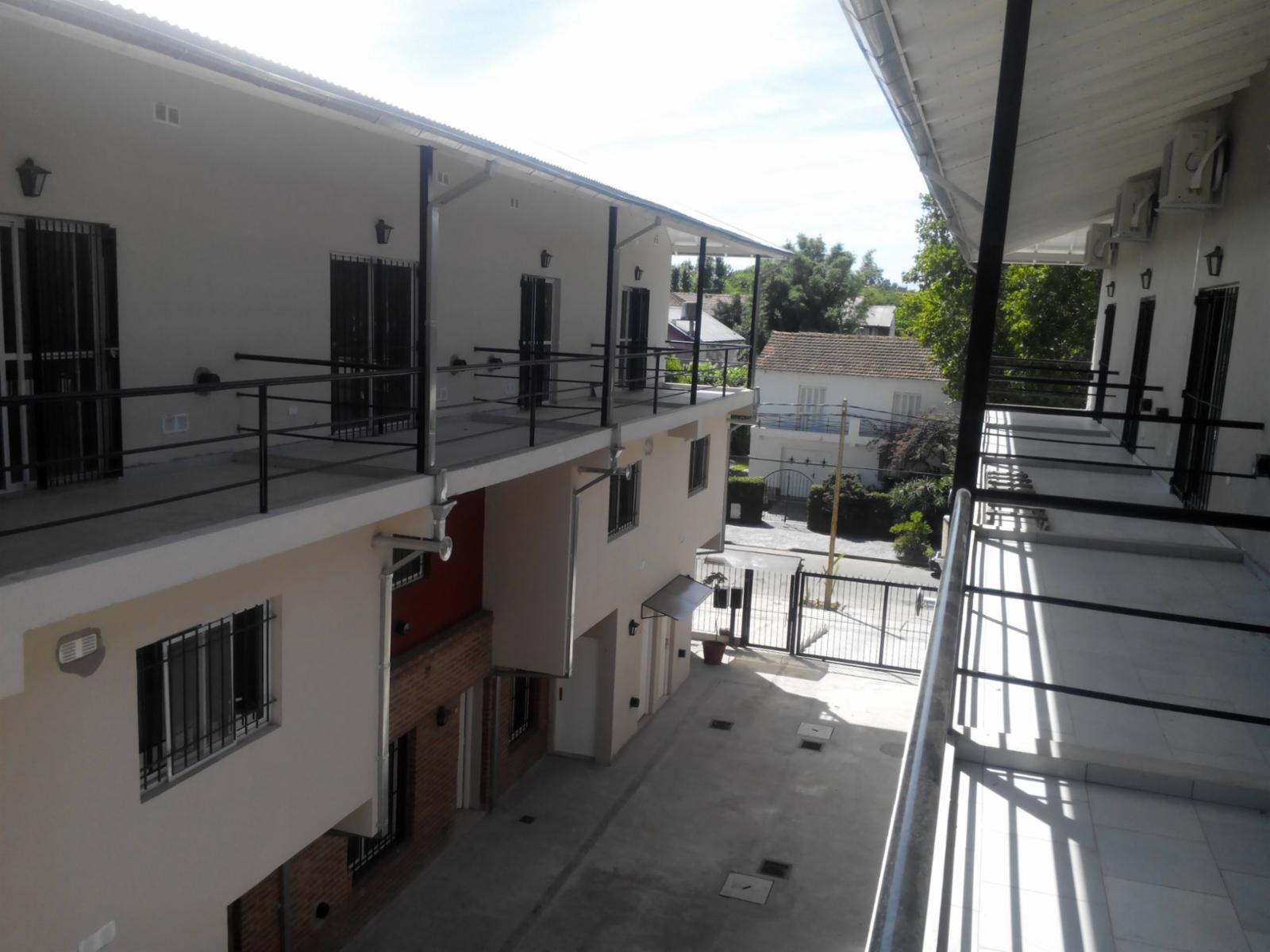 DEPTO 2 AMB.TIPO LOFT CON COCHERA , COMPLEJO CON PISICINA 2 PISO POR ESCALERA.SIN EXPENSAS NI ABL - 4