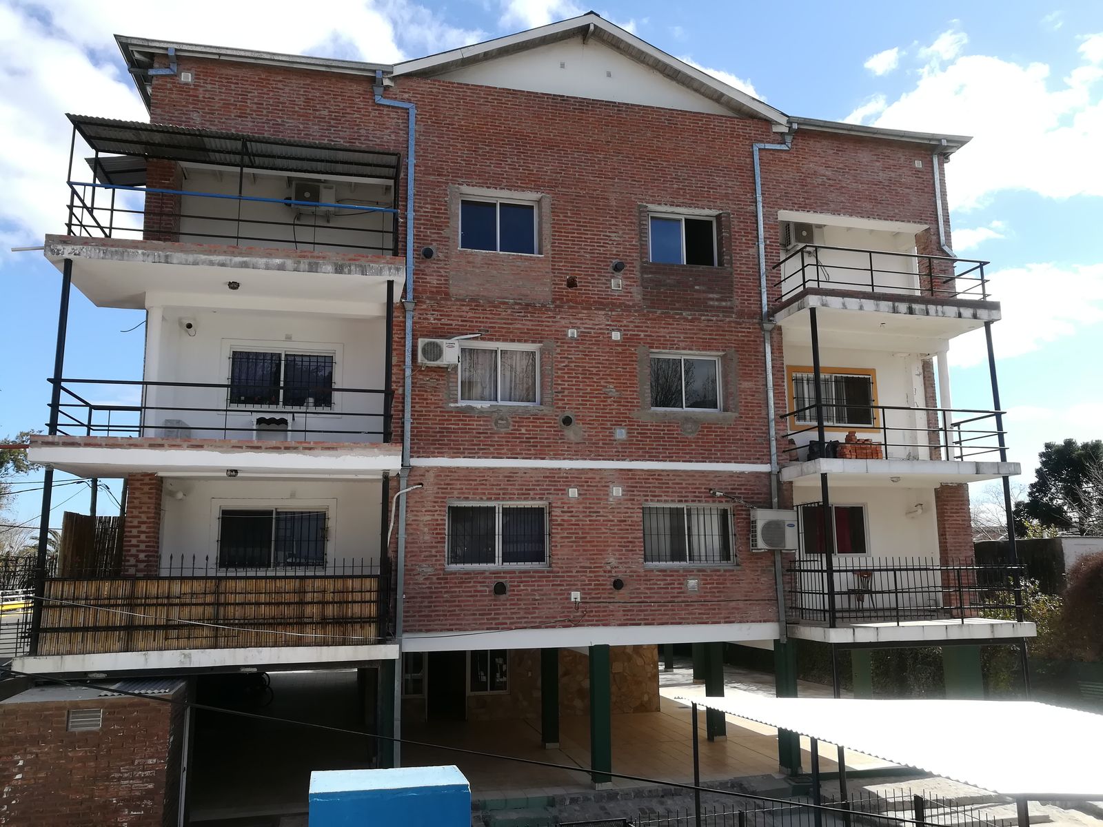 DEPARTAMENTO 3 AMB. CON COCHERA SIN EXPENSAS COMPLEJO CON PISCINA Y PARRILLAS - 24