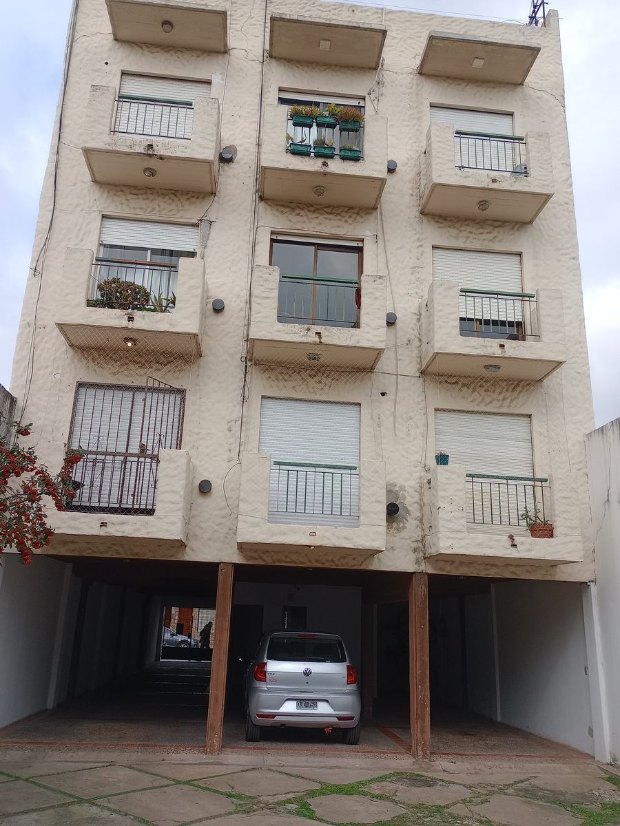DEPARTAMENTO 2 AMB. CON COCHERA. SAN ISIDRO . - 23
