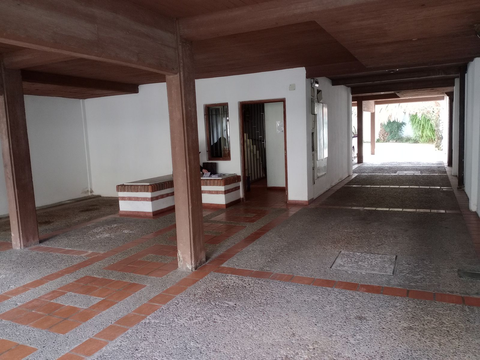 DEPARTAMENTO 2 AMB. CON COCHERA. SAN ISIDRO . - 24