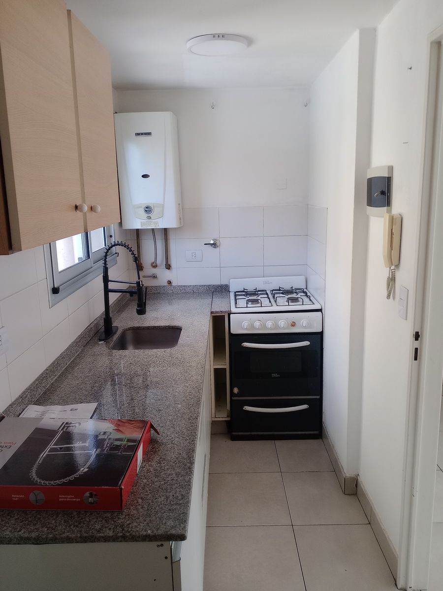 EXCELENTE DEPARTAMENTO DE 3 AMB CON COCHERA CENTRO DE SAN FERNANDO — foto 2