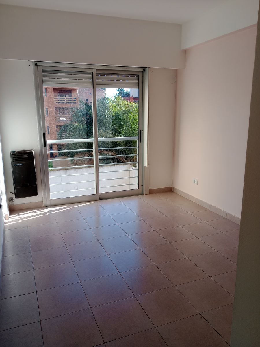 EXCELENTE DEPARTAMENTO DE 3 AMB CON COCHERA CENTRO DE SAN FERNANDO — foto 7