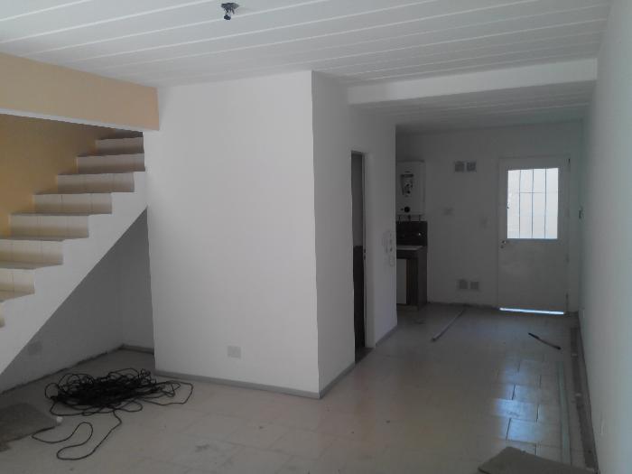 Departamento 3 AMB CON PATIO Y cochera. tigre. tacuari 255. todo incluido( no abona expensas. abl agua ) - 1