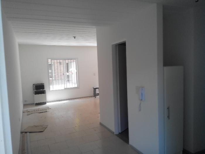 Departamento 3 AMB CON PATIO Y cochera. tigre. tacuari 255. todo incluido( no abona expensas. abl agua ) - 6