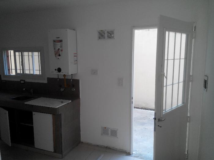 Departamento 3 AMB CON PATIO Y cochera. tigre. tacuari 255. todo incluido( no abona expensas. abl agua ) - 7