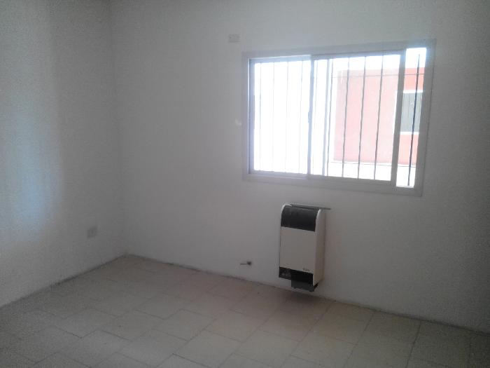 Departamento 3 AMB CON PATIO Y cochera. tigre. tacuari 255. todo incluido( no abona expensas. abl agua ) - 12