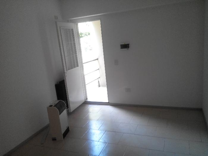 DEPARTAMENTO 2 AMB. 1 PISO. EN COMPLEJO CON PISCINA ,SIN EXPENSAS. NIABL TACUARI 255 , TIGRE - 11