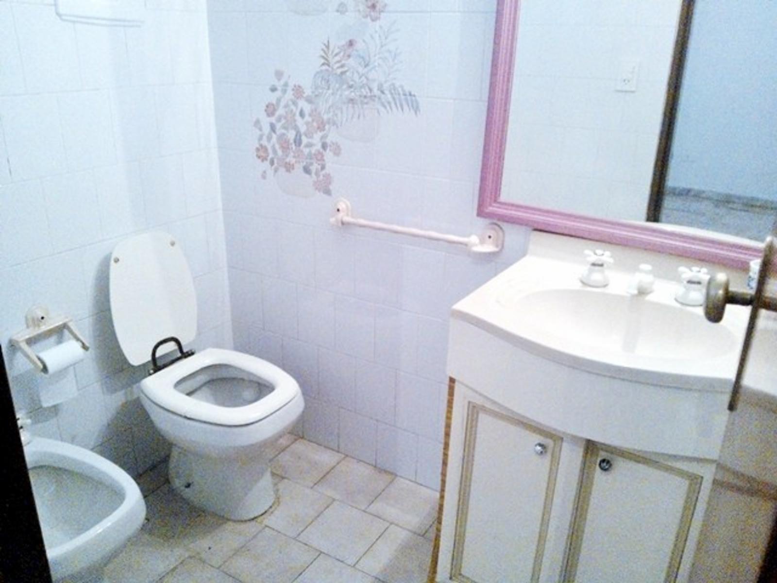 Casa en PH ubicada sobre calle Intendente García - 15