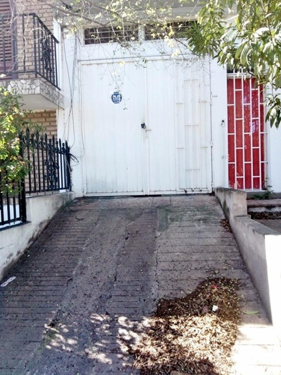 Casa en PH ubicada sobre calle Intendente García - 16