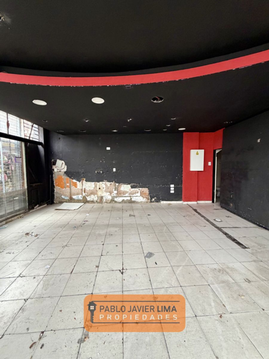LOCAL EN OCHAVA EN EL CENTRO COMERCIAL DE CASEROS - TRES DE FEBRERO - 6