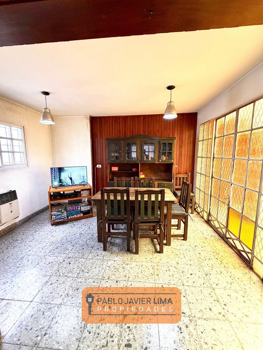 CASA 3 AMB - COCHERA - CASEROS - TRES DE FEBRERO - 4