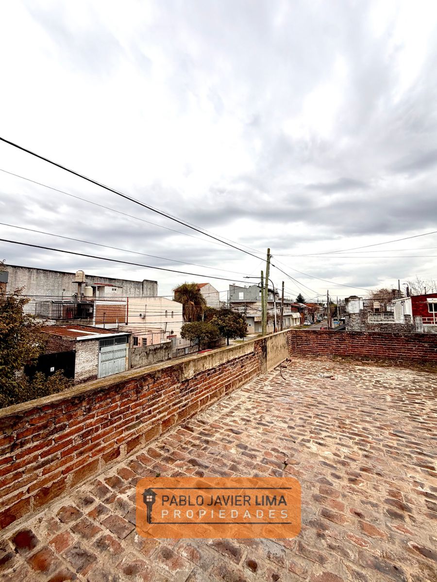CASA 3 AMB - COCHERA - CASEROS - TRES DE FEBRERO - 22