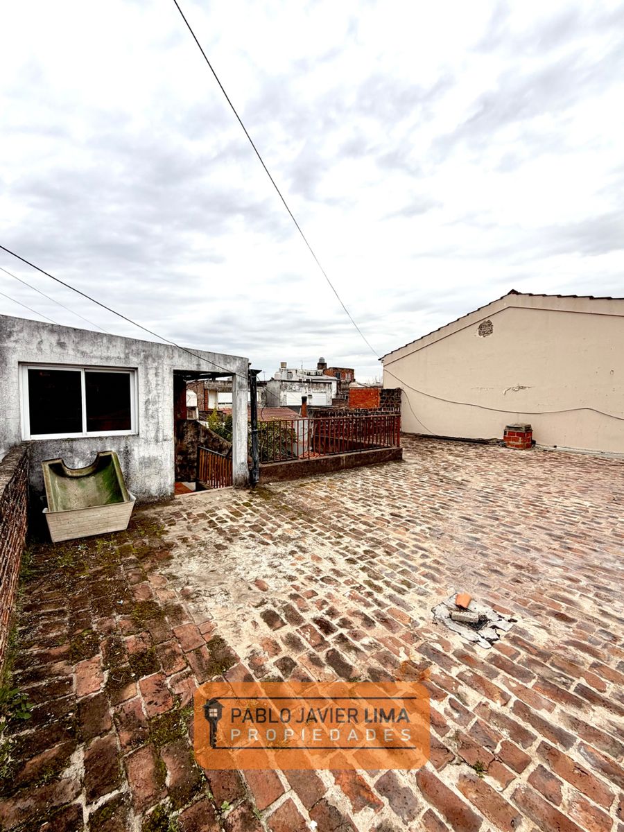 CASA 3 AMB - COCHERA - CASEROS - TRES DE FEBRERO - 24