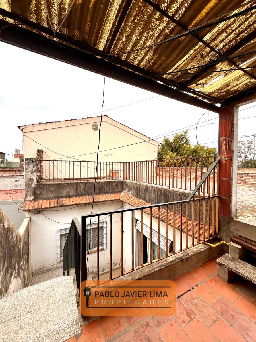 CASA 3 AMB - COCHERA - CASEROS - TRES DE FEBRERO - 26