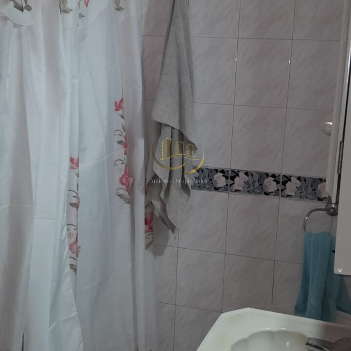 Venta En Block De 3 Locales Comerciales Mas Depto De 3 Ambientes En Excelente Zona De Villa Bosch - 4