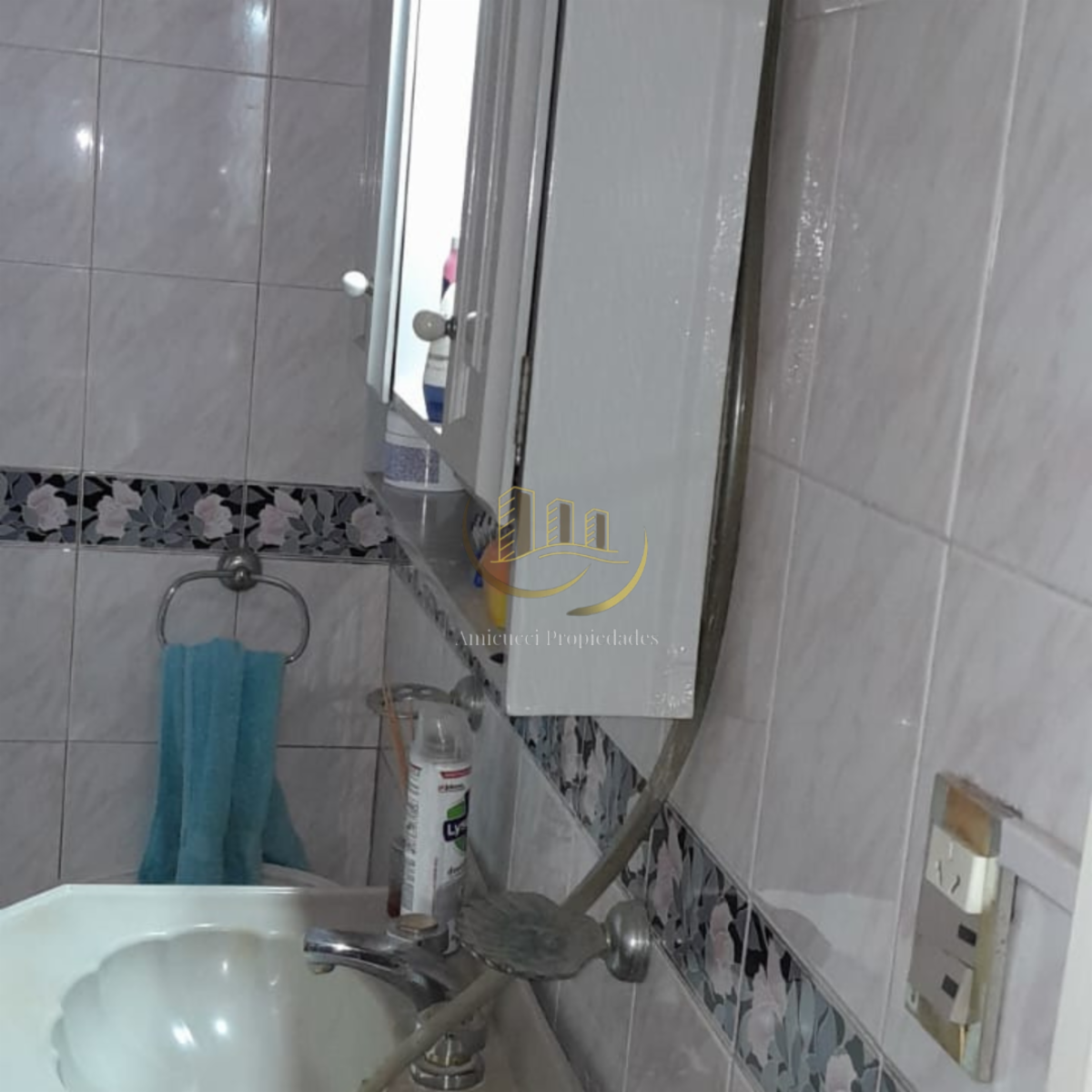 Venta En Block De 3 Locales Comerciales Mas Depto De 3 Ambientes En Excelente Zona De Villa Bosch - 5