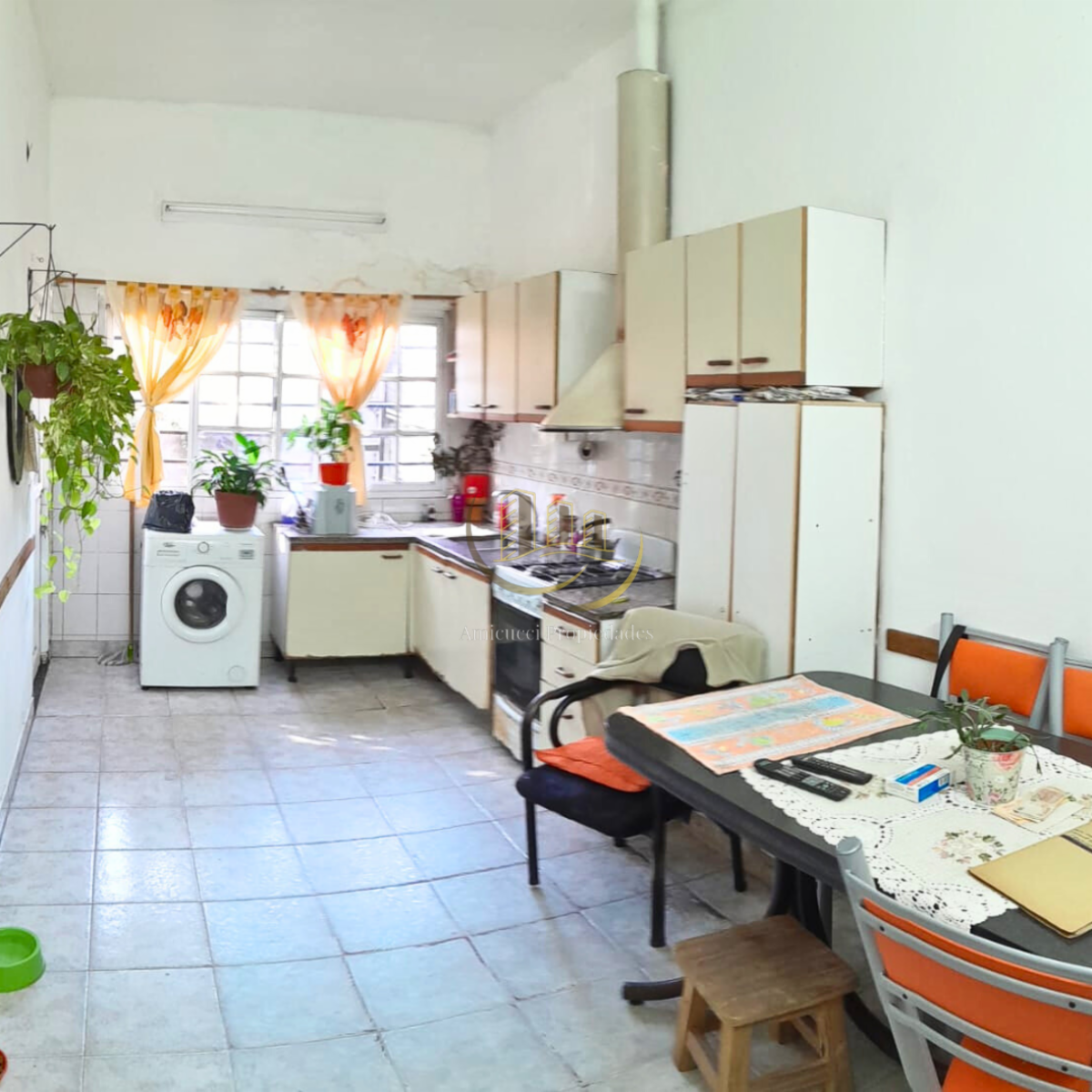 Venta En Block De 3 Locales Comerciales Mas Depto De 3 Ambientes En Excelente Zona De Villa Bosch - 6