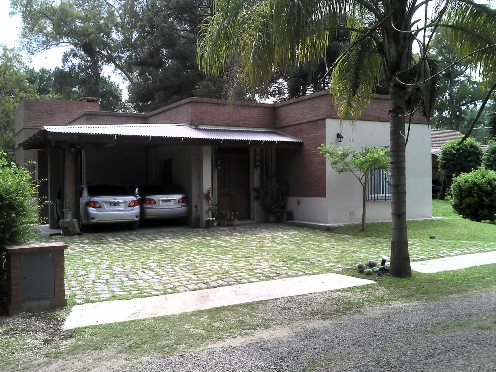 CASA EN BARRIO CERRADO LA SOBERANA GRAL. RODRIGUEZ