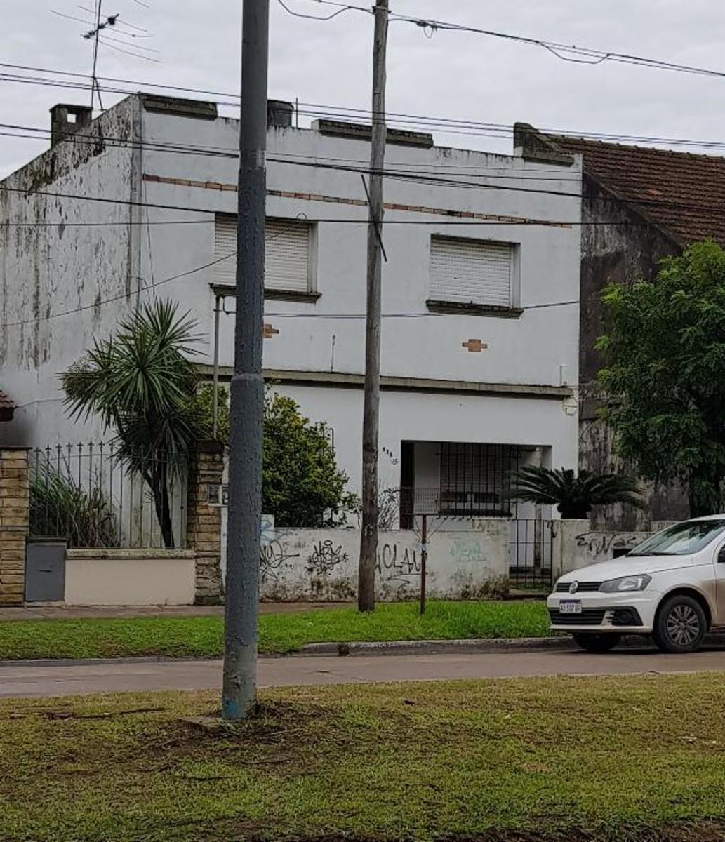 VENTA PROPIEDAD IMPORTANTE EN AV. JUAN D. PERON 331 TERRENO DE 430 M2 FOS 060 FOT 2,5 — foto 2