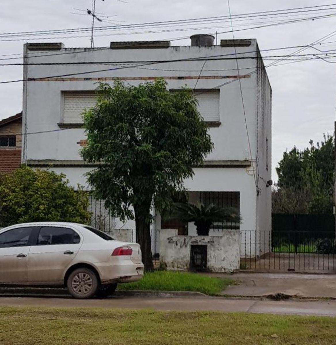 VENTA PROPIEDAD IMPORTANTE EN AV. JUAN D. PERON 331 TERRENO DE 430 M2 FOS 060 FOT 2,5 — foto 3