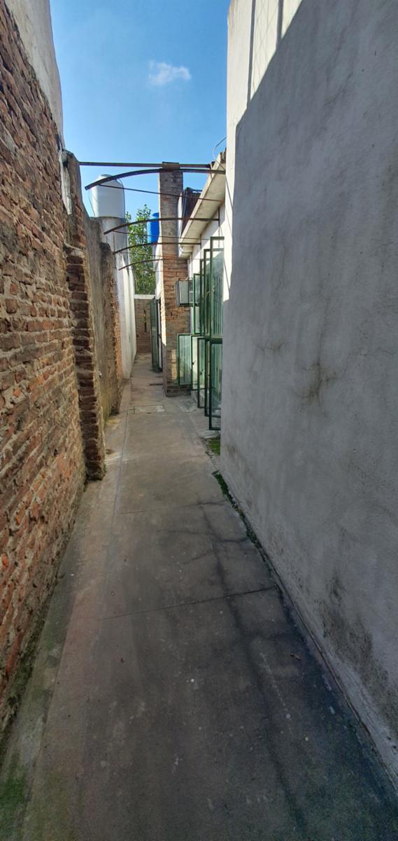 CASA CON TRES DORMITORIOS Y LOCAL EN CALLE SOLANET GRAL RODRIGUEZ — foto 3