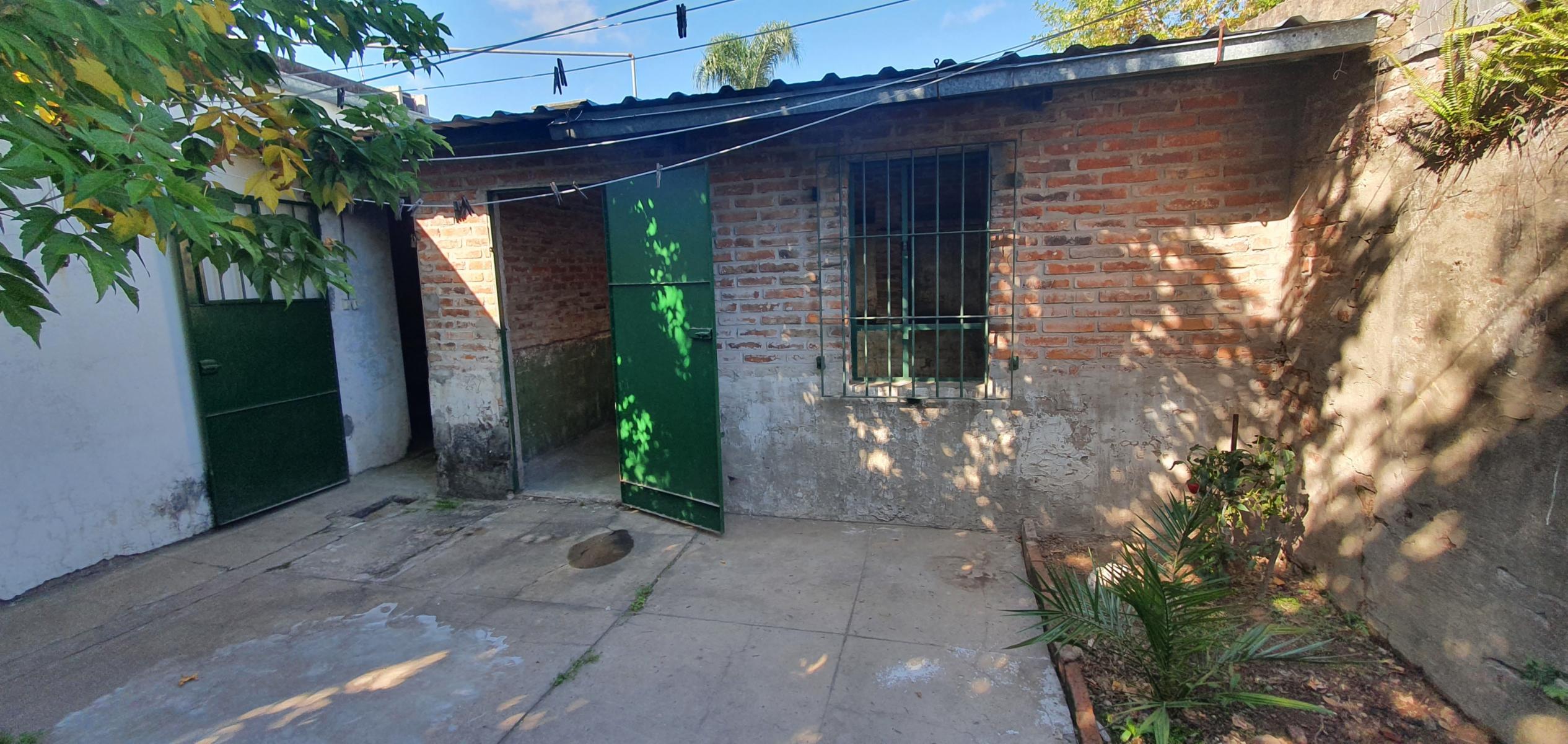 CASA CON TRES DORMITORIOS Y LOCAL EN CALLE SOLANET GRAL RODRIGUEZ — foto 4