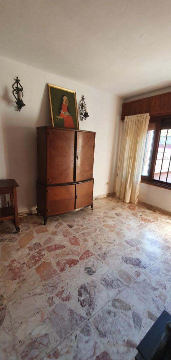 CASA CON TRES DORMITORIOS Y LOCAL EN CALLE SOLANET GRAL RODRIGUEZ — foto 6
