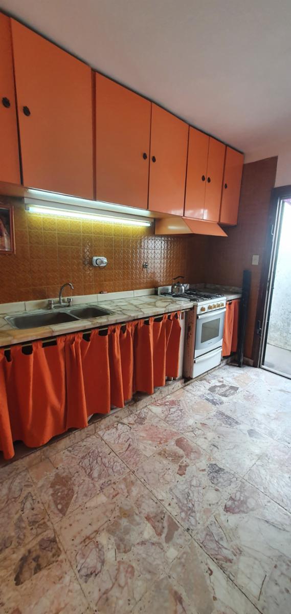 CASA CON TRES DORMITORIOS Y LOCAL EN CALLE SOLANET GRAL RODRIGUEZ — foto 11