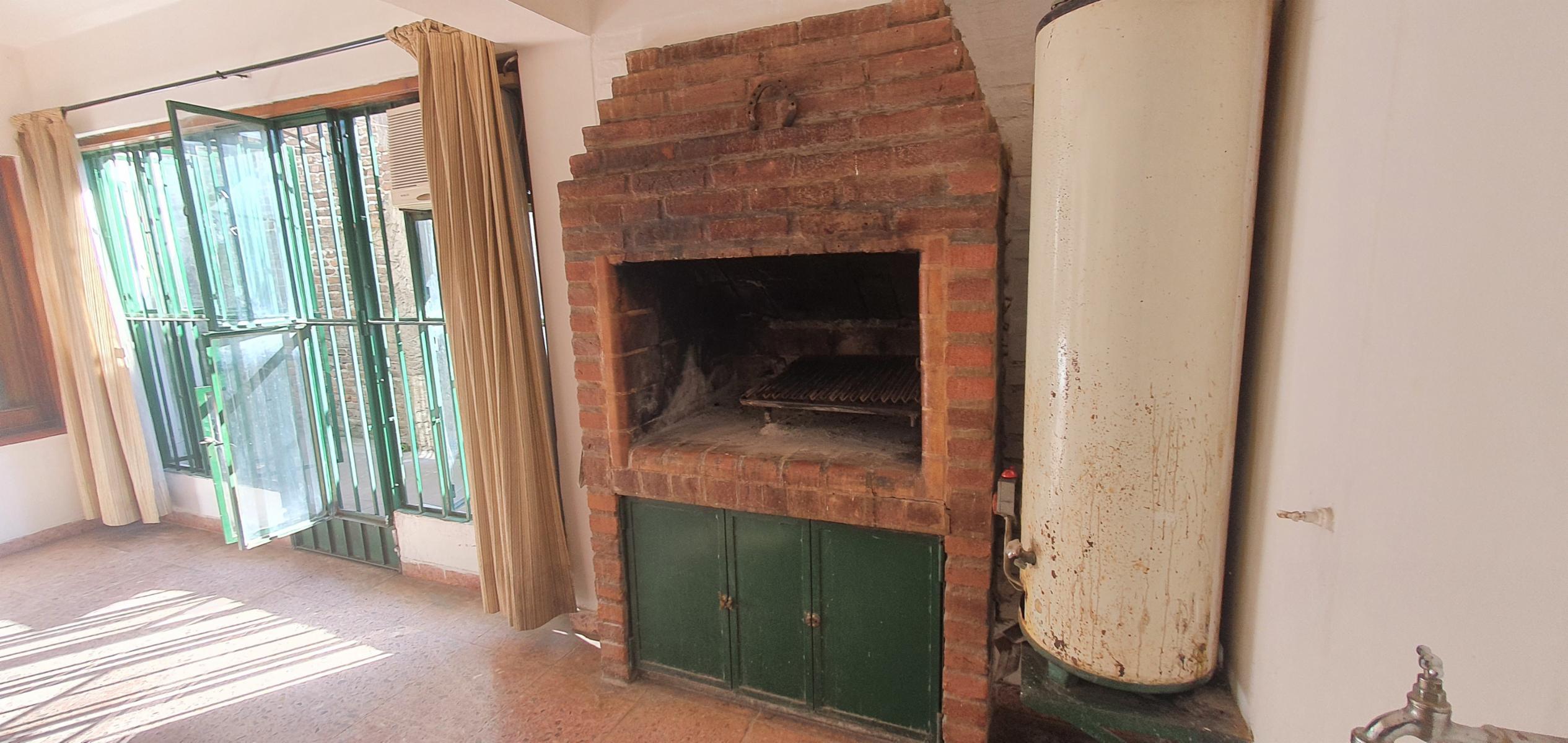 CASA CON TRES DORMITORIOS Y LOCAL EN CALLE SOLANET GRAL RODRIGUEZ — foto 13