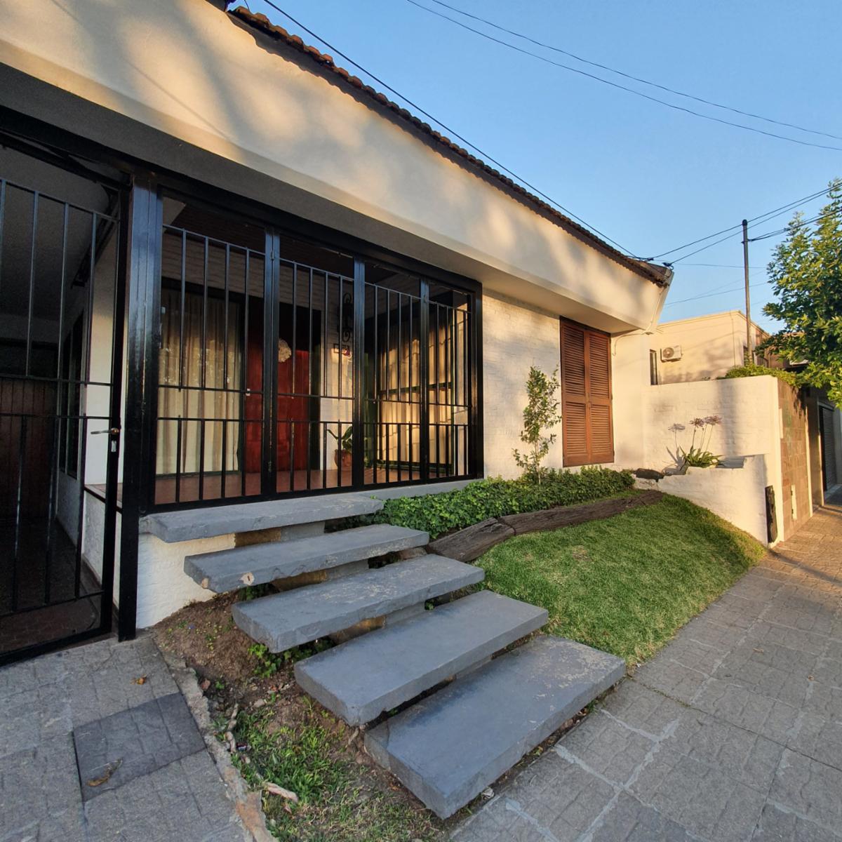 Chalet en importante Avenida Zona Residencial de Gral Rodriguez AV EVA PERON 464