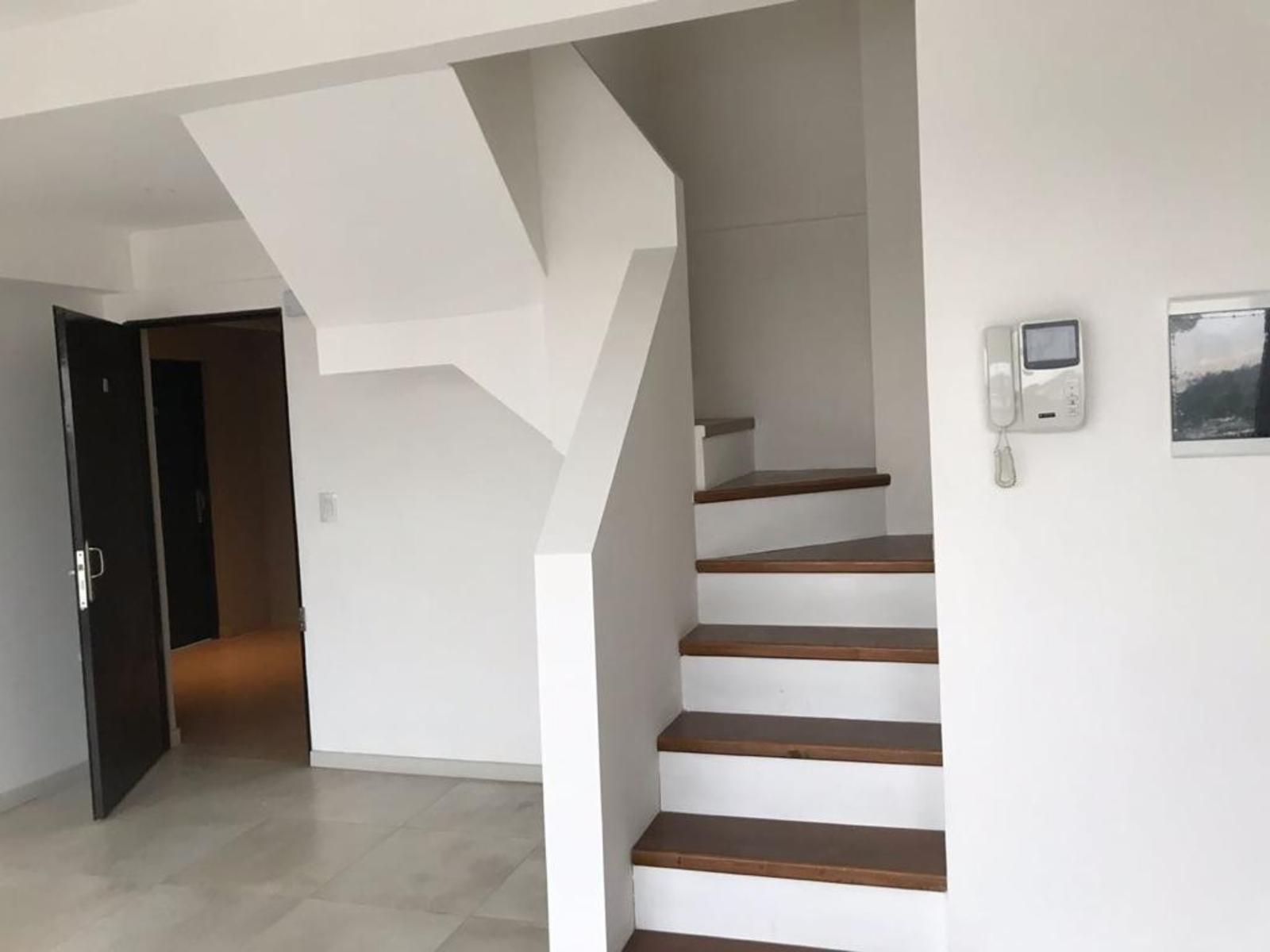 Departamento 3 ambientes en Gral Rodriguez Quinto piso con terraza y vista única Única