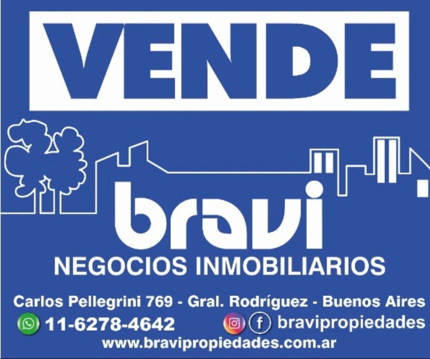 Excelente esquina en Gral Rodriguez Importante Chalet con pileta y Parrilla sobre 870 m2 de terreno.